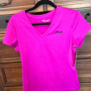 Pretty purple fila short sleeve top. Lightweight